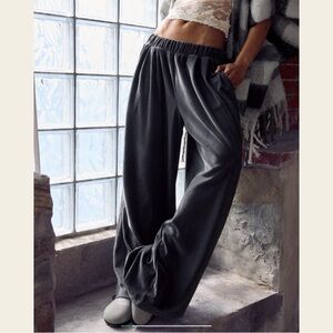 Aerie pants, NWT! Cross listed on Mercari and Curtsy!